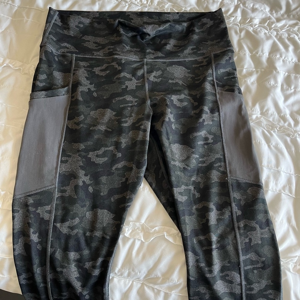Fabletics On-The-Go Active Leggings